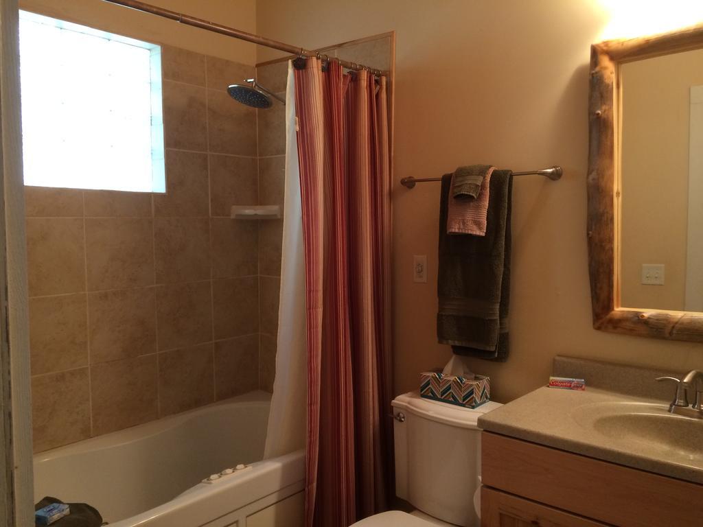 Calhoun House Inn & Suites ブライソン・シティ エクステリア 写真